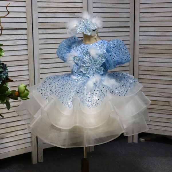 Blue and white gauze short floral children's dress, feather and flower design, suitable for birthday parties, graduation season